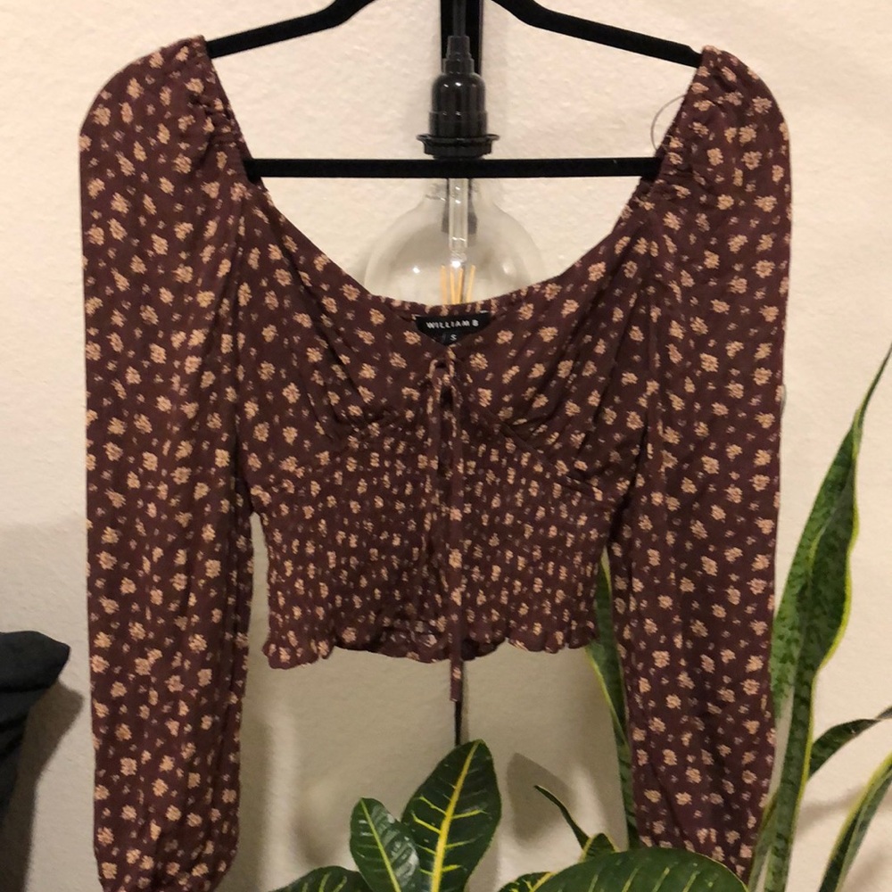 William B cropped long sleeve